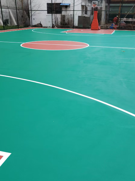 浠水 球场长期使用易出现地面开裂